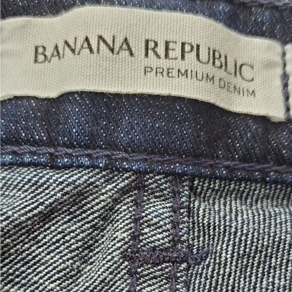 Banana Republic Roll Up Dark Wash Shorts - Picture 3 of 7